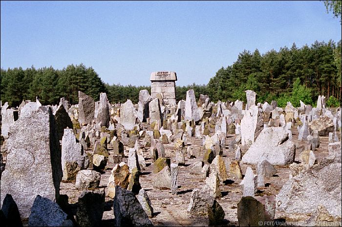 treblinka2.jpg (105854 bytes)