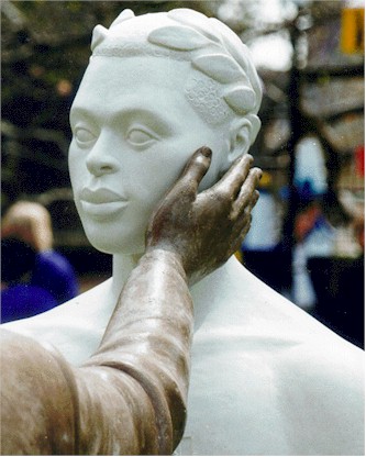 monument3.jpg (43477 bytes)