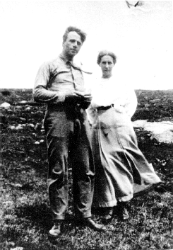 couple.gif (77939 bytes)