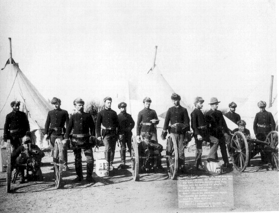 guns.jpg (74418 bytes)