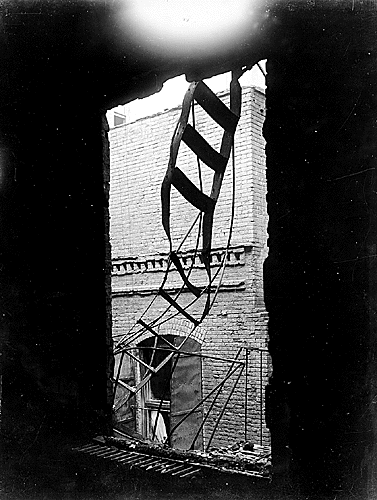 fireescape.gif (69491 bytes)